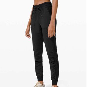 NWT Lululemon Beyond the Studio Jogger Black size 4